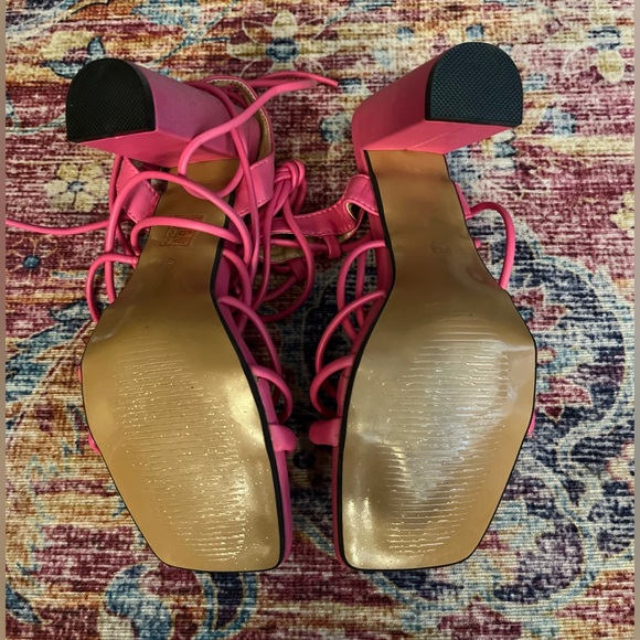 🆕NWOT! Pink Strappy Block Heel Sandals - Picture 9 of 9